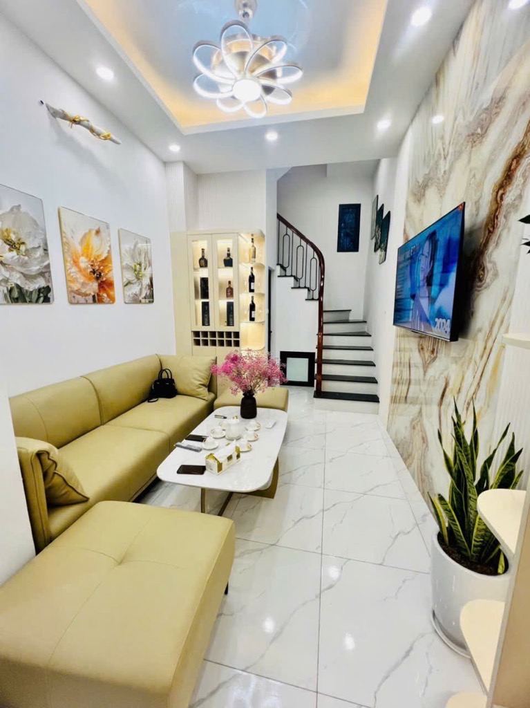 NHÀ 42M 5 TẦNG CHỈ 158,**TR/M SẴN NHÀ ĐẸP Ở LUÔN